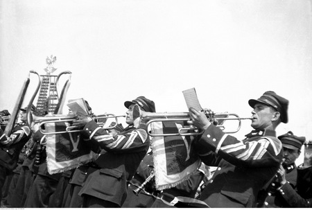 Orkiestra podczas uroczystości trzeciomajowych, 1933 r.