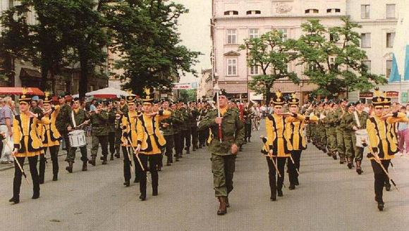 Krakw 1995 - parada uliczna